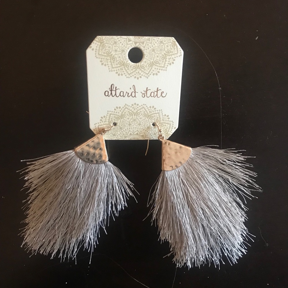 Super Dangle Thread Earrings